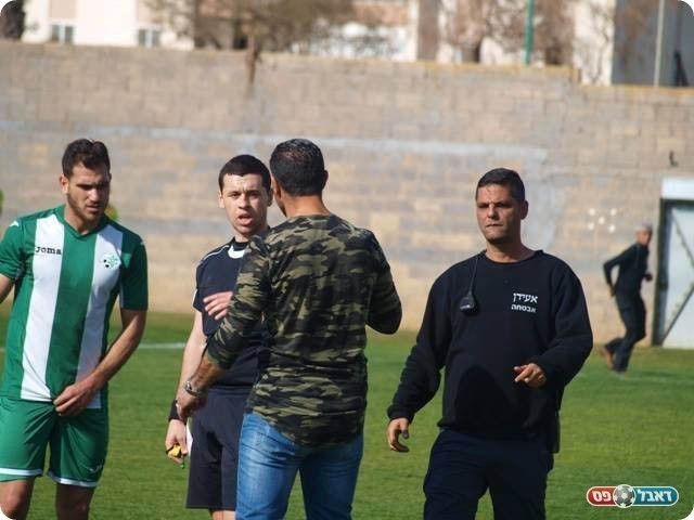 אנשי דלייה בביקורת לשופט המשחק (דאפר מחאמיד)